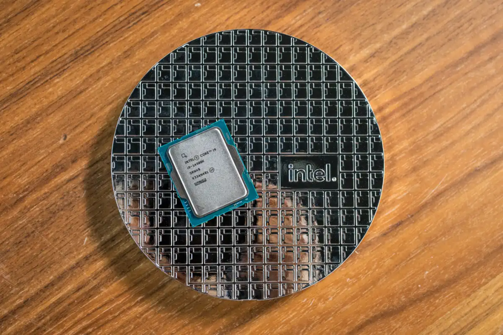 Intel Core i7 and i9 processors from the 14th generation offer exceptional performance