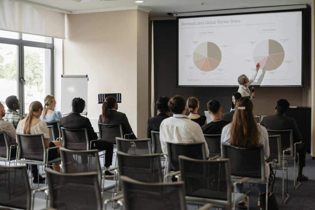 Projectors on rent: Business Meetings & Presentations